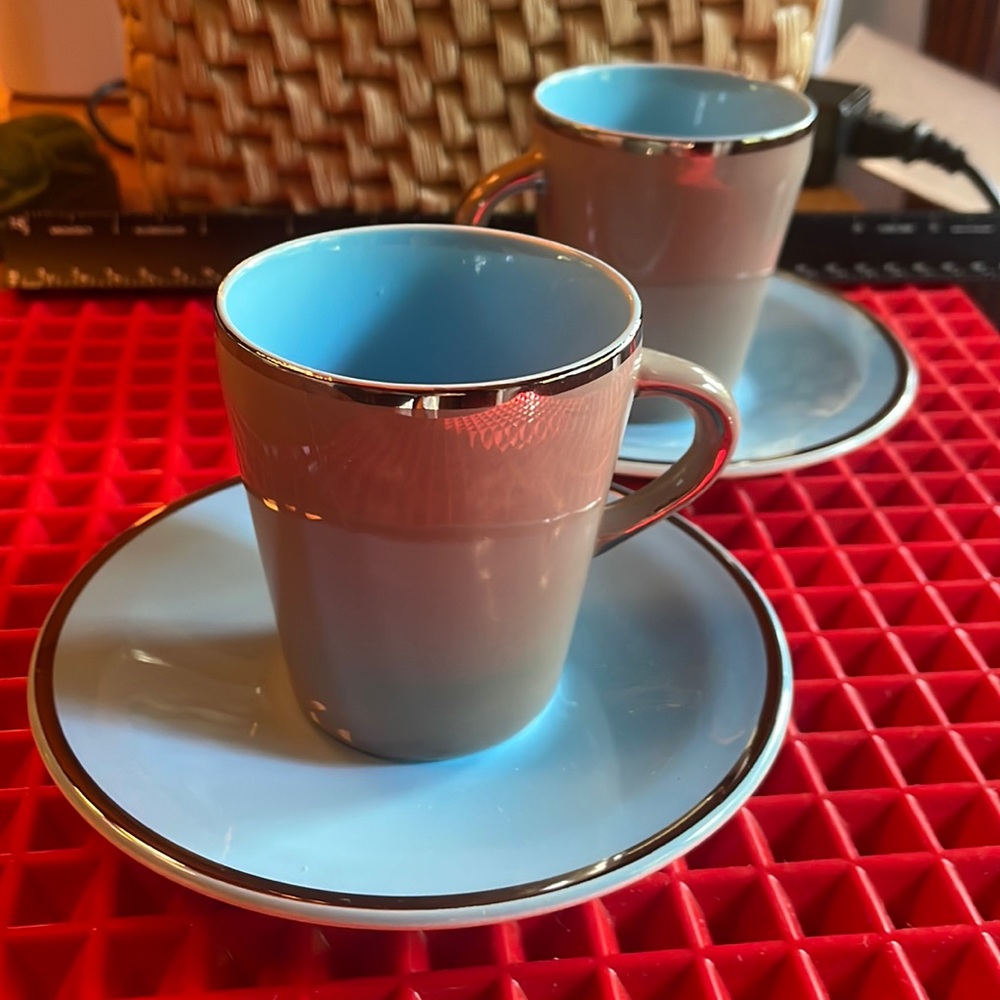 BEAUTIFUL ANTIQUE PAIR OF PALISSY TALL DEMITASSE TEACUPS AND SAUCERS